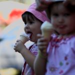 kids eating ice cream